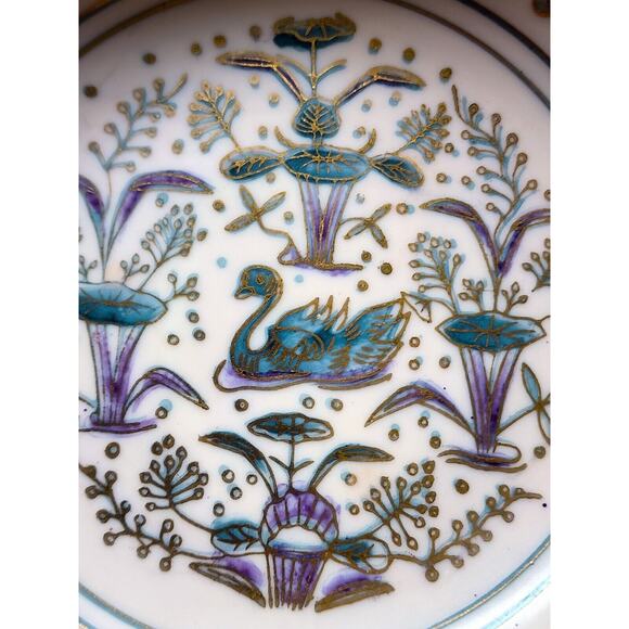 TRINKET DISH-ANDREA BY SADEK-Japan-Gold Outlined Design-Swan-Purple-Scalloped - Picture 5 of 12